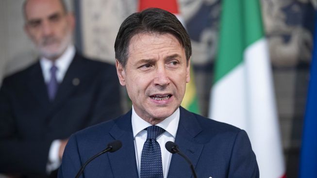 Чрезвычайный указ премьер министра Италии целый ряд мер, касающихся повседневной жизни итальянцев.