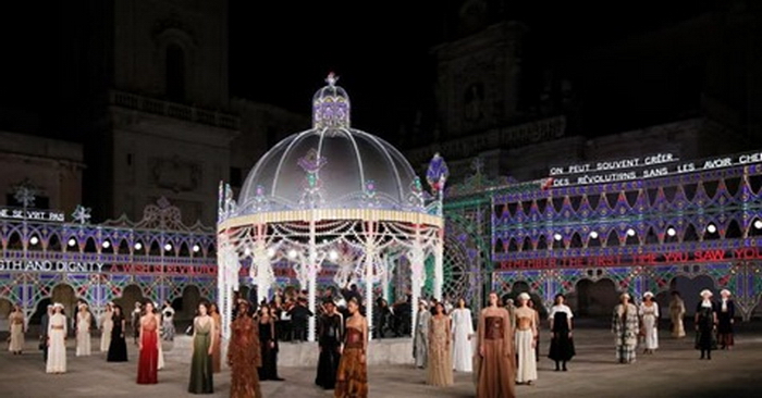 Крупные события и показы мод в сентябре, мода в Италии начинается с площадей